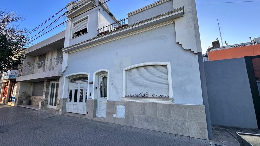 EN VENTA /MICROCENTRO /TODOS LOS SERVICIOS