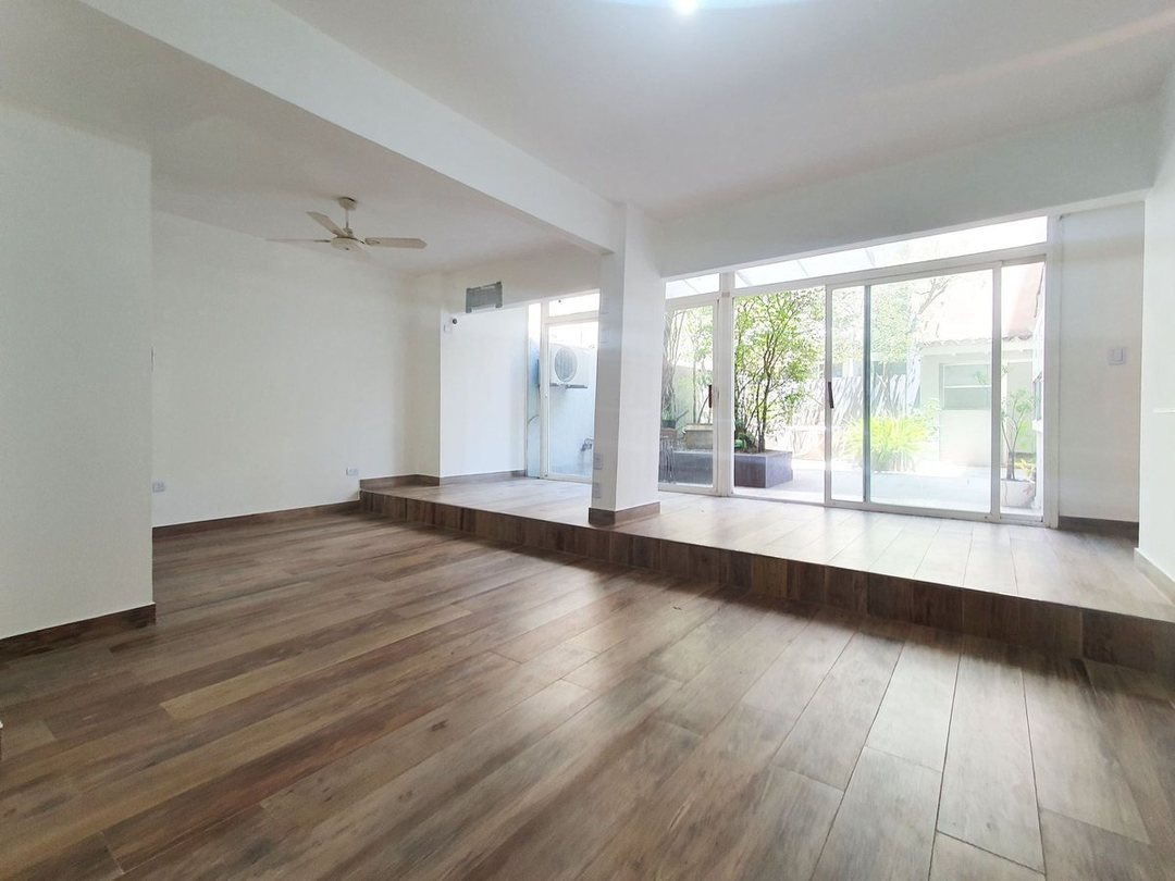 VENTA OFICINA CON COCHERA Y BAULERA - SAN NICOLAS