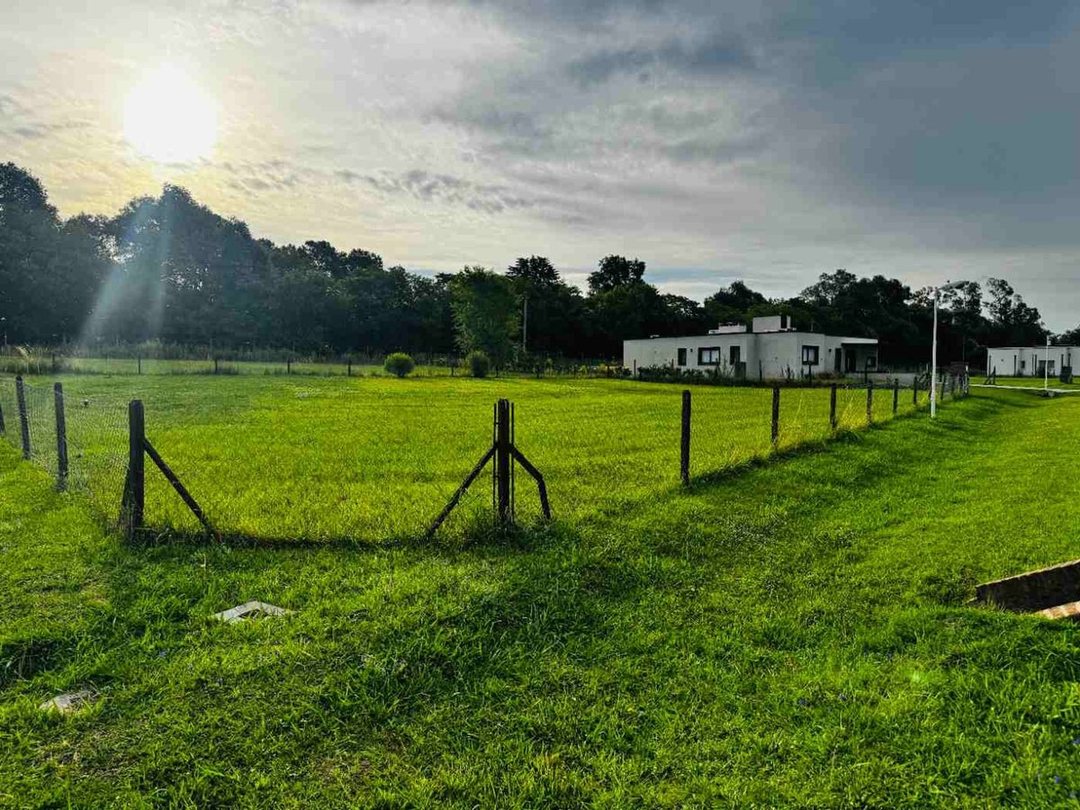 VENTA LOTE INTERNO LAS CALANDRIAS CARDALES 1400 M2