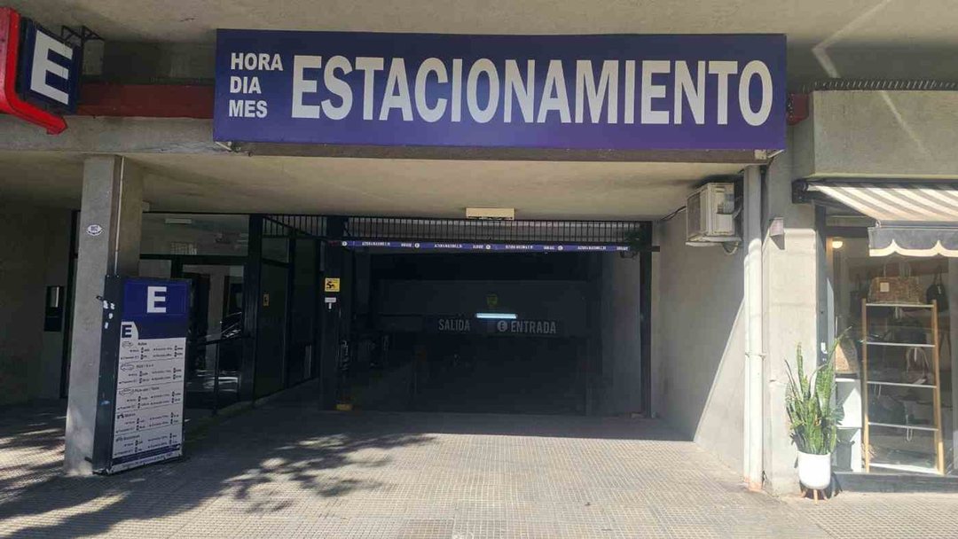 EXCELENTE COCHERA EN ALMAGRO
