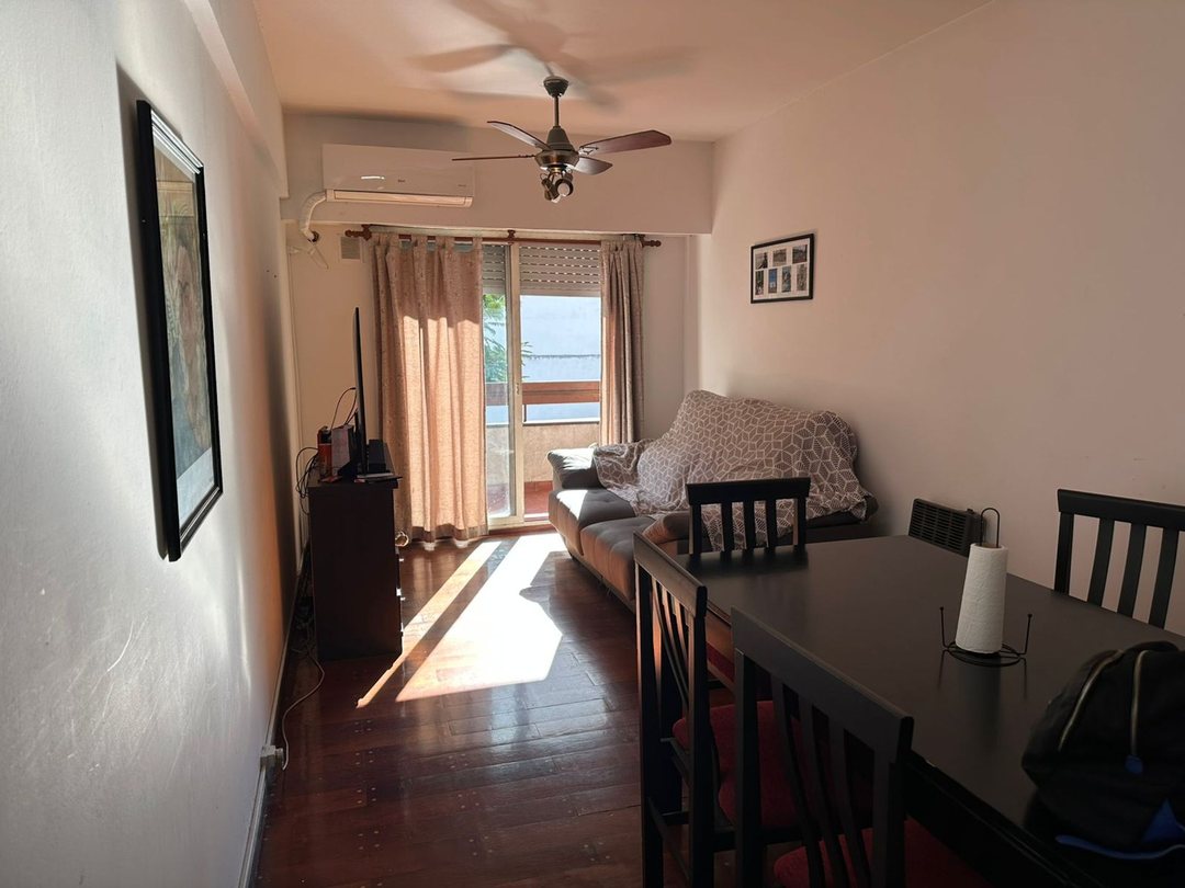 VENTA  DEPARTAMENTO 2 DORMITORIOS, BALCÓN, CENTRO