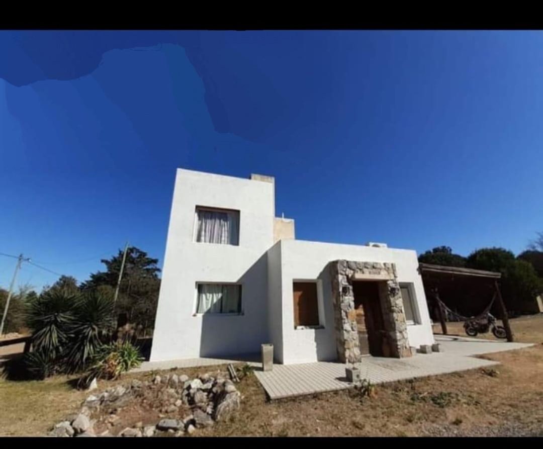 EN VENTA  CASA MAS DPTO EN HUERTA GRANDE