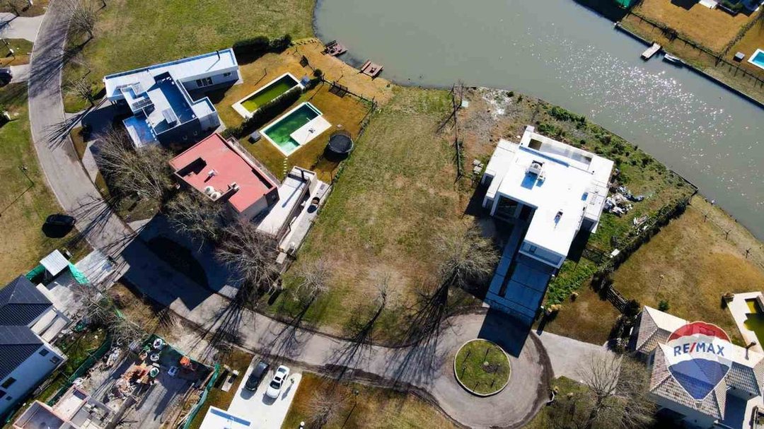 VENTA LOTE A LAGUNA EN SAN LUCAS - FINANCIADO