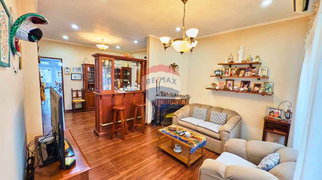 CASA EN VENTA FLORENCIO VARELA 4 AMBIENTES