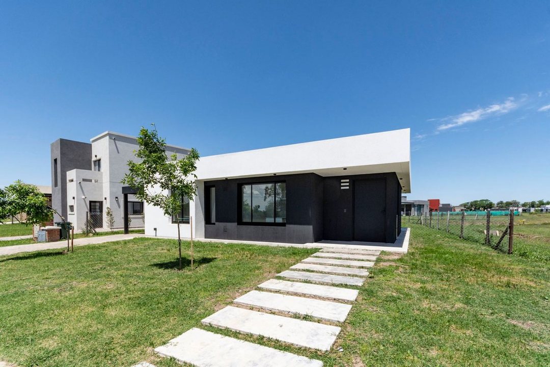 Venta casa 4 amb Pilar del Este Santa Lucia