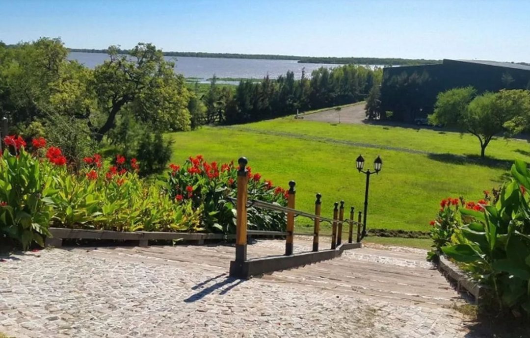 Lote en Azhares de Parana - Barrio privado.