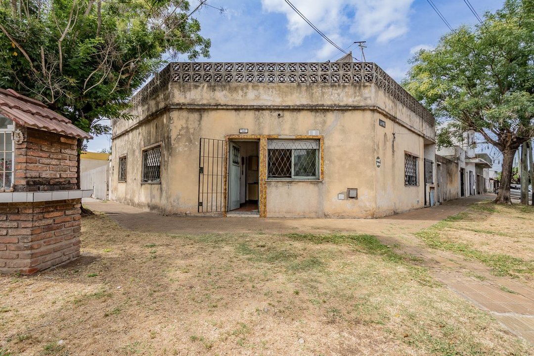VENTA Ph o local +  vivienda a refaccionar