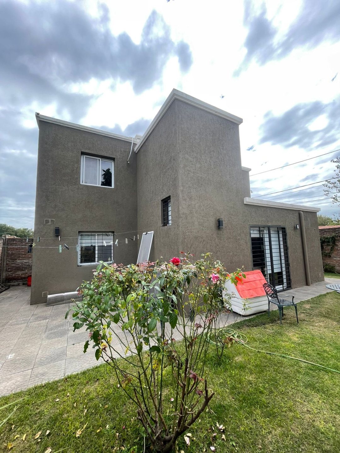CASA EN VENTA EN PERGAMINO CON PILETA