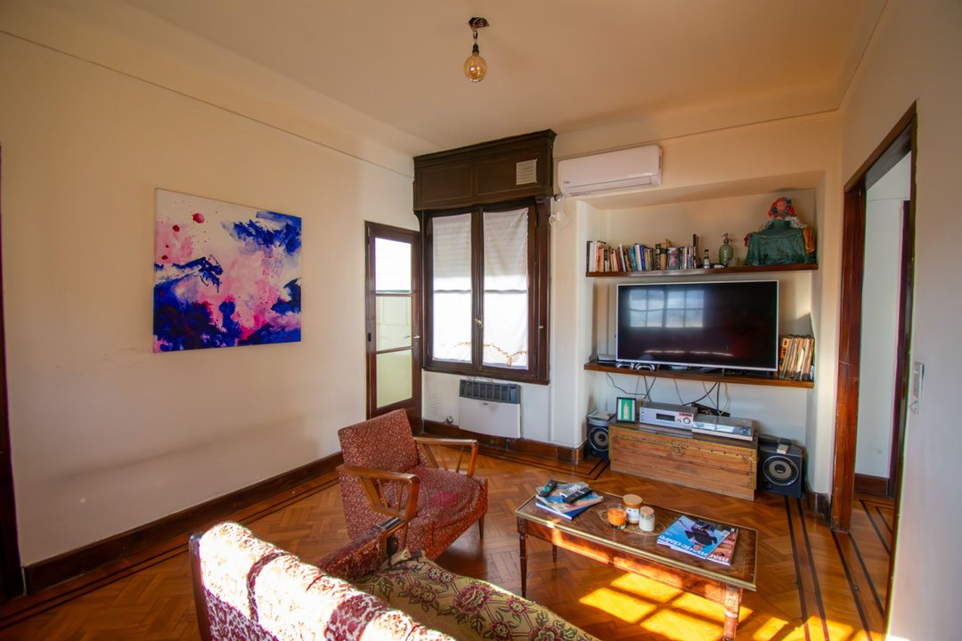 VENTA GRAN 2 AMBIENTES CON BALCON MONSERRAT