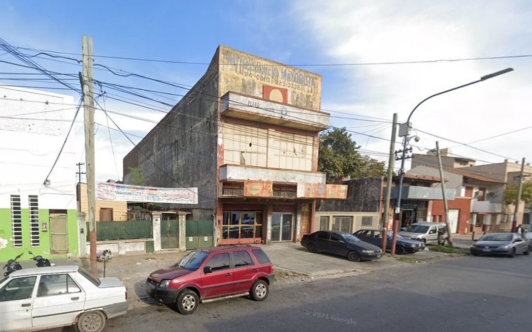 Venta depósito terreno Lanús Oeste sobre avenida