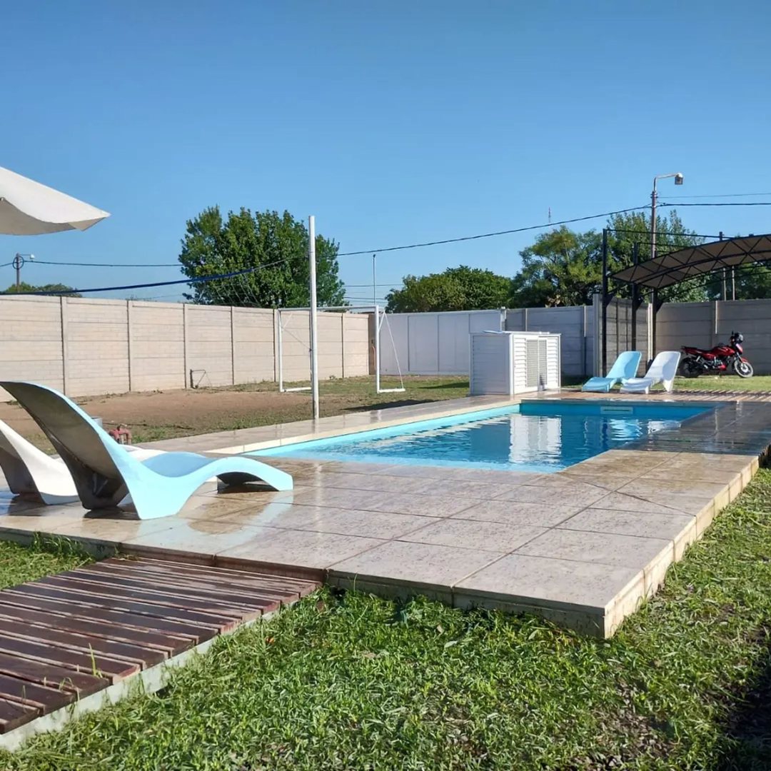 BARRIO VICENTINA - SE ALQUILA CASA QUINTA