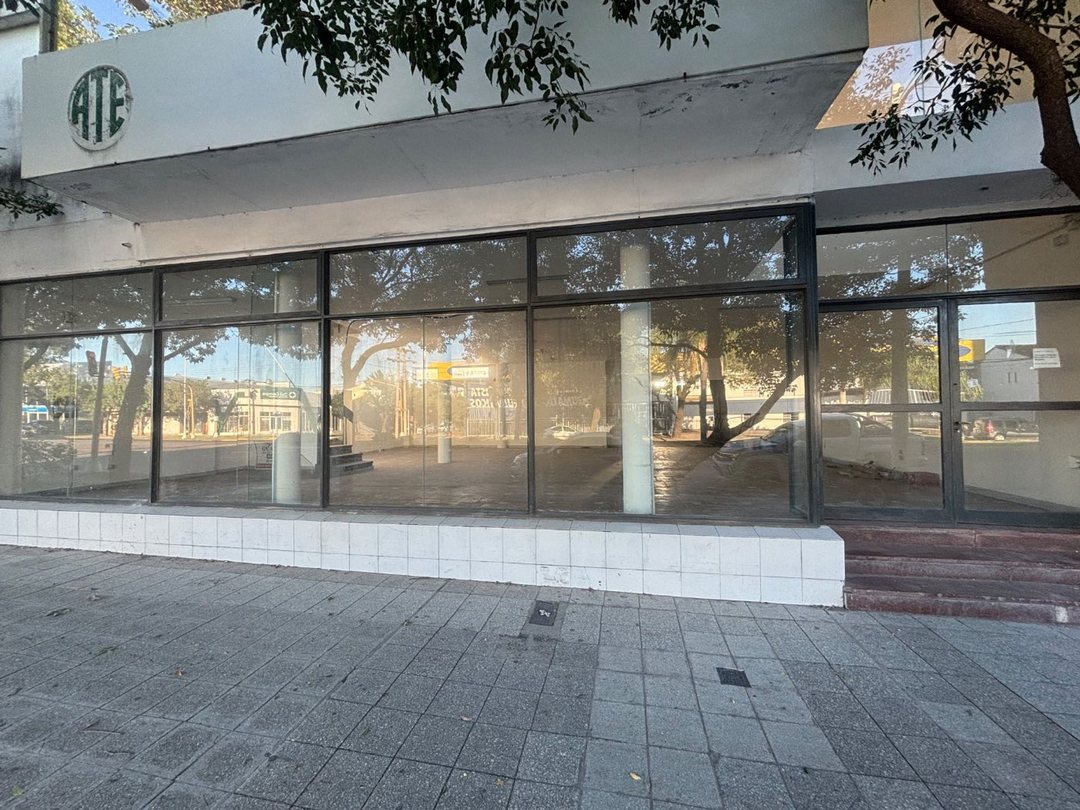 Local comercial sobre Boulevard Yrigoyen
