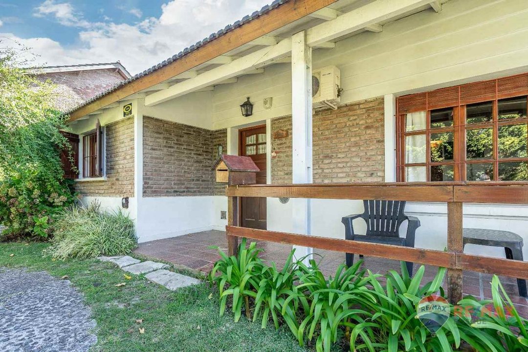 Venta Casa Pinamar 3 dormitorios y dep a 70 mt Mar