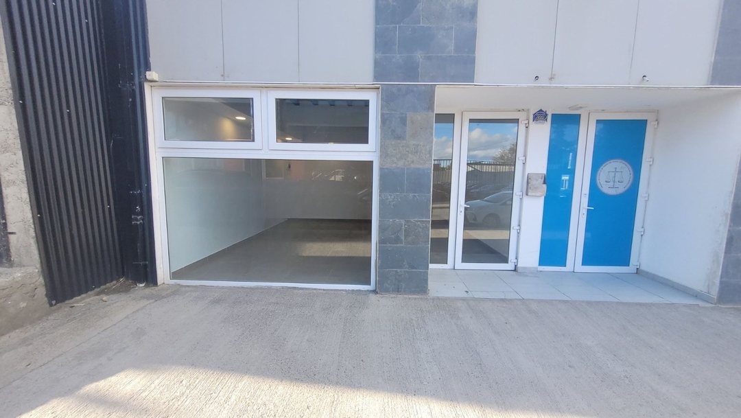 Importante Local Comercial Zona Centrica