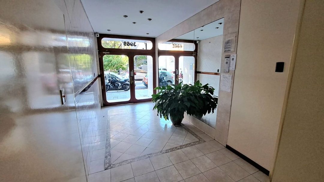 Venta Dos Ambientes   Saavedra sobre Plaza 3900