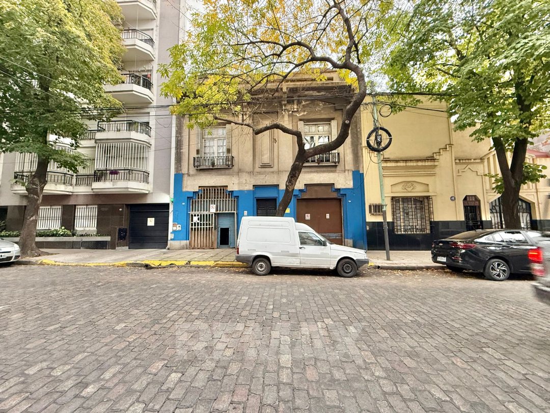 Venta Local con vivienda lote propio en Caballito