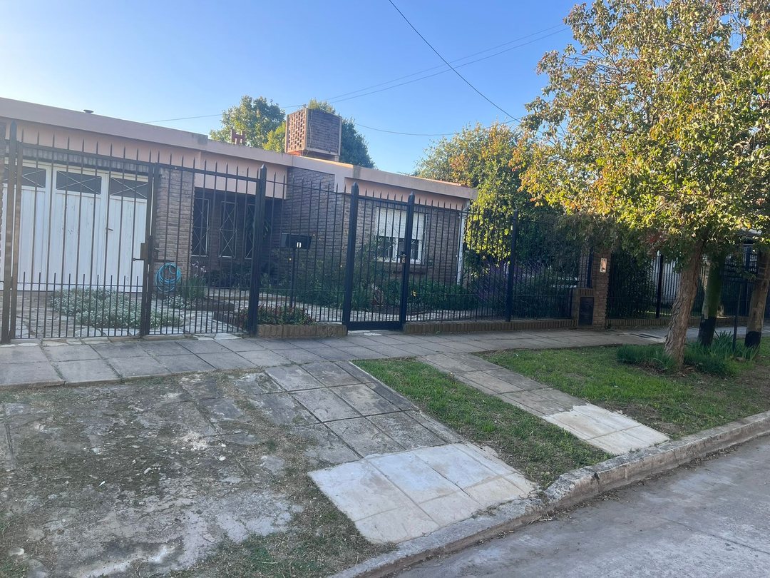 Venta Casa 4 ambientes Ituzaingo norte