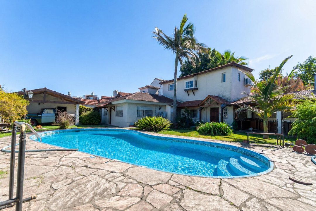 VENTA Casa 6 Amb. Con Piscina y Quincho en PALOMAR