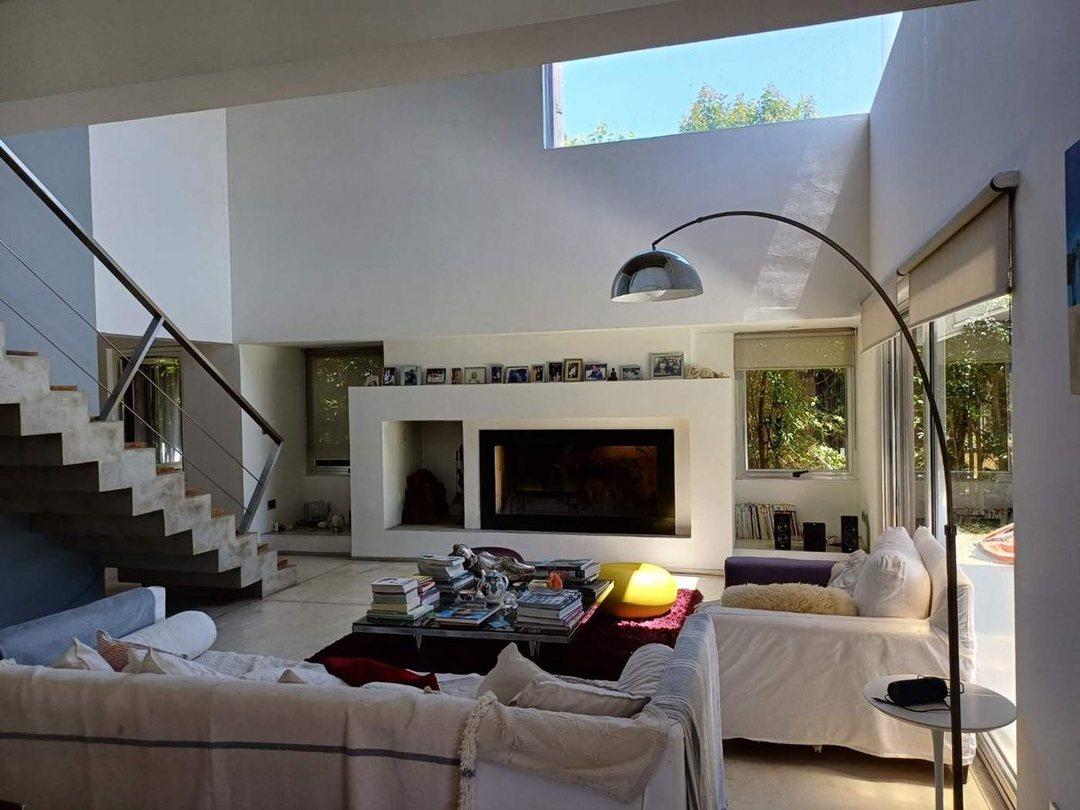 Venta casa moderna en Barrio Laguna del Sol, Tigre
