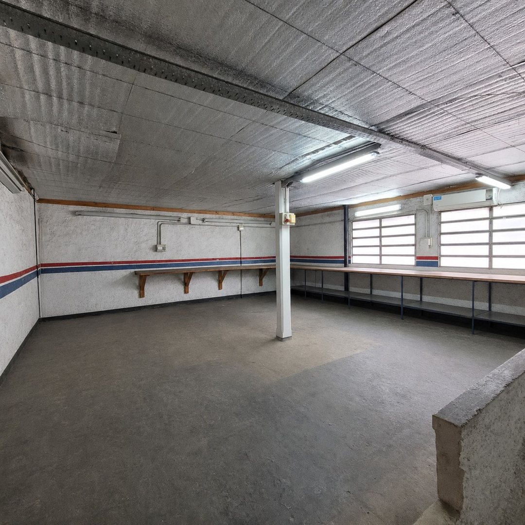 Venta Lanús Galpón 117m2 Planta Libre 2 baños