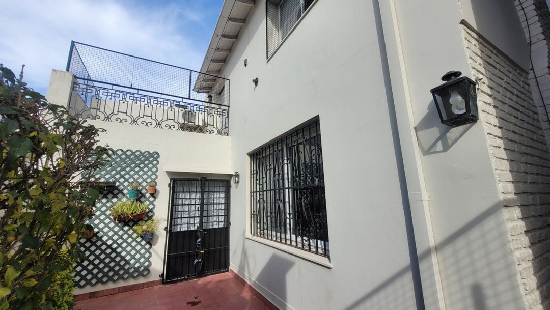 VENTA PH EN OLIVOS 4 AMB PATIO TERRAZA Y PARRILLA