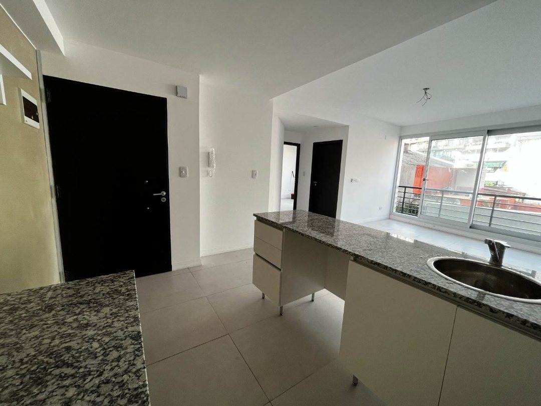 VENTA DEPTO 2 AMB + LOCAL/DEPOSITO- APTO CREDITO