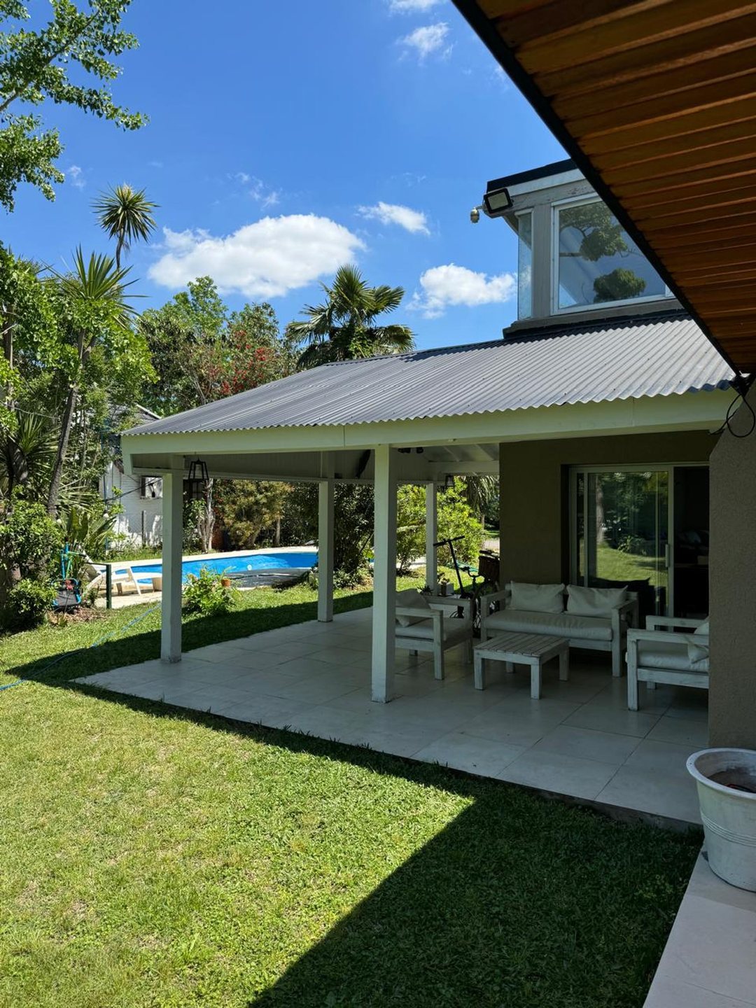 CASA EN CLUB DE CAMPO ARANZAZU. GARÍN. ESCOBAR.