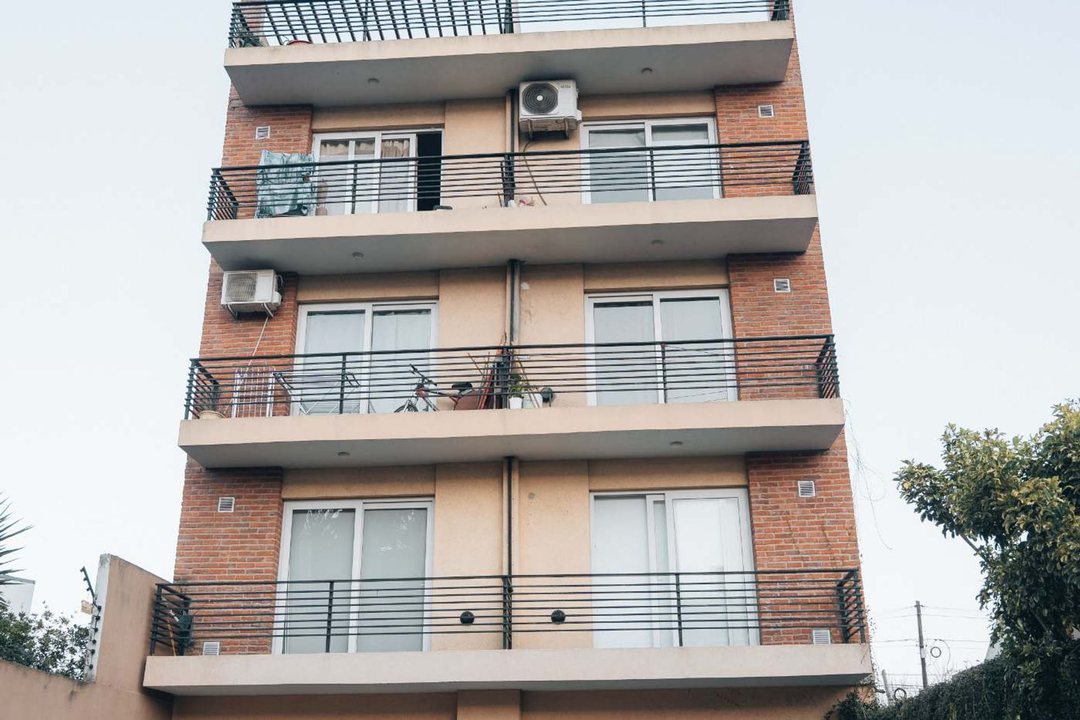 MONOAMBIENTE VENTA MONTE GRANDE  TERRAZA Y QUINCHO