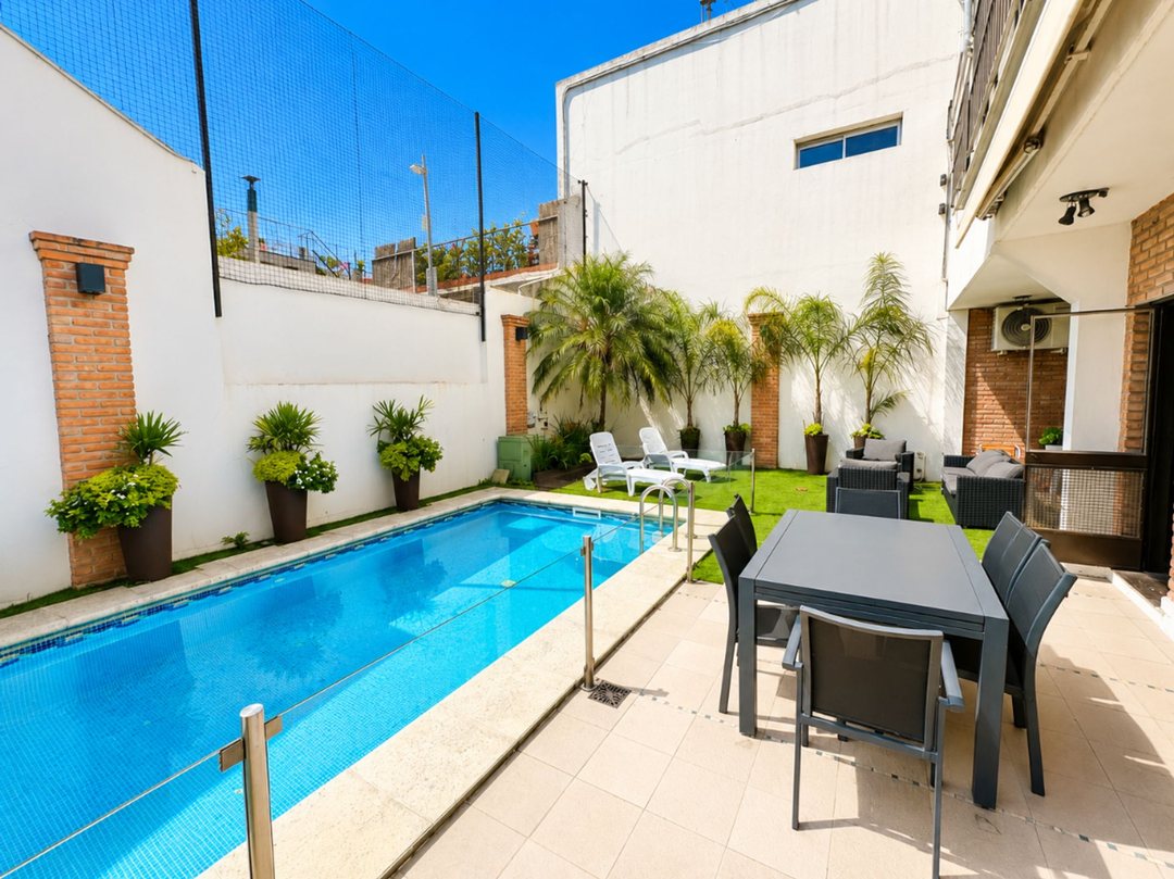 Venta Casa Coghlan 5 amb Pileta Parrilla 2 Coch.