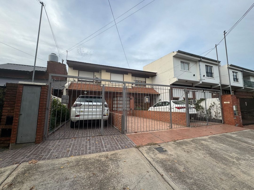 VENTA PH 3 Ambientes con Patio EXCELENTE ENTORNO