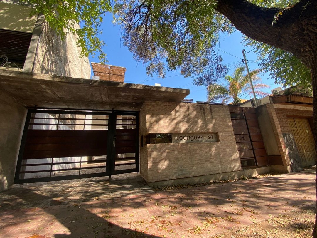 DEPARTAMENTO EN VENTA EN QUINTA SECCION, CIUDAD
