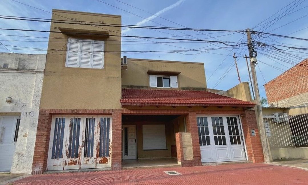 VENTA CASA EN B° MARÍA SELVA, PB y PA CON COCHERA