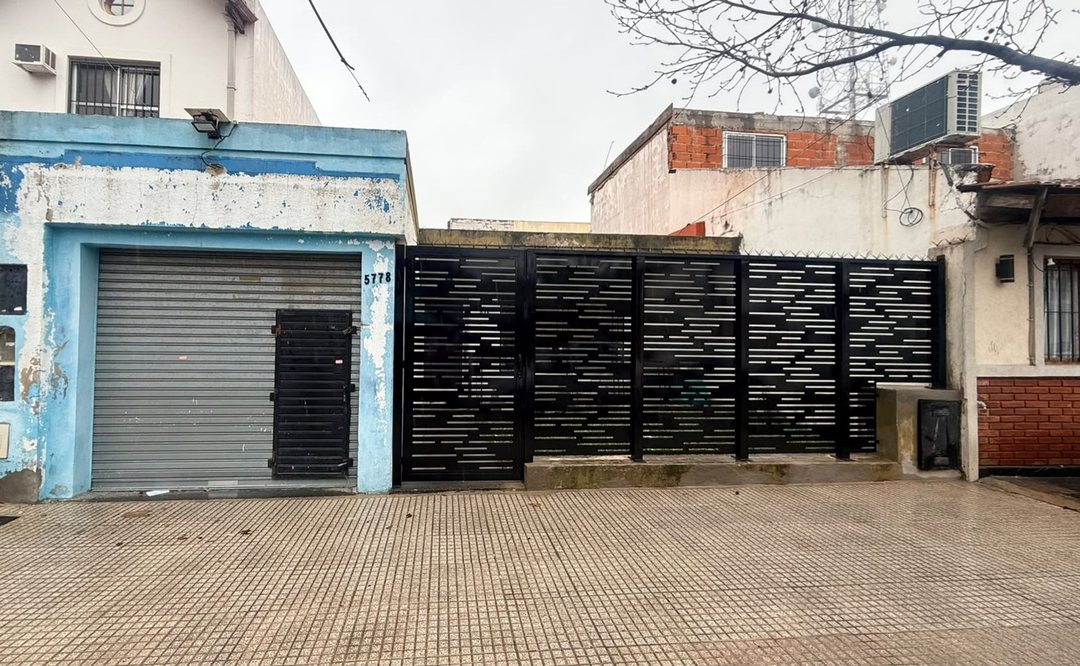 Casa 4 Ambientes Lote propio con Amplio Patio