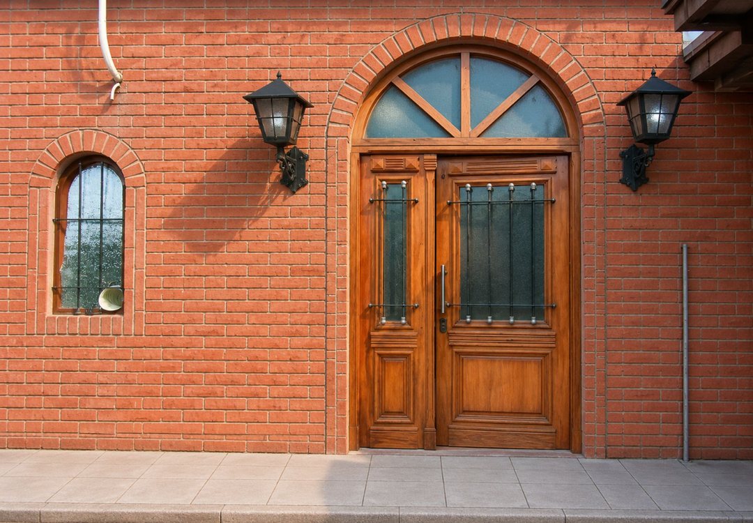 VENTA CASA 4 AMB. C/COCHERA + LOCAL HURLINGHAM