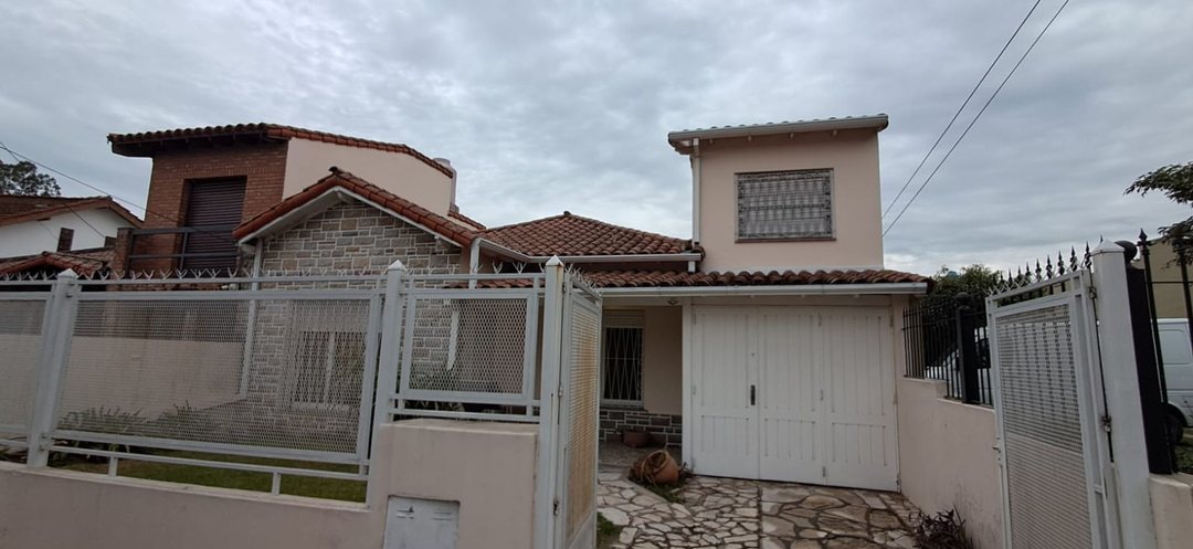 CASA 5 AMBIENTES+ LOTE 436 M2+ DPTO.