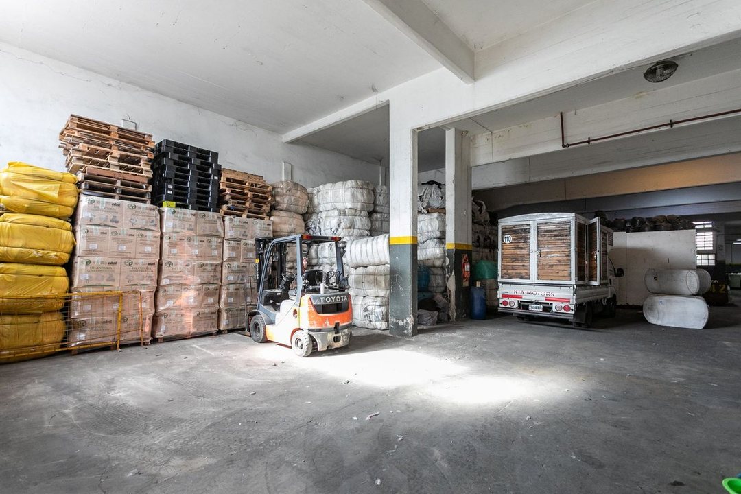 IMPORTANTE INMUEBLE COMERCIAL/INDUSTRIAL V. DEVOTO