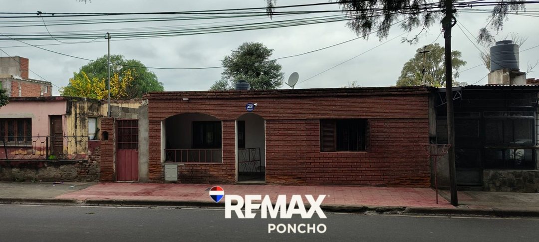 SE VENDE CASA CALLE TUCUMAN NORTE 50M AV BELGRANO