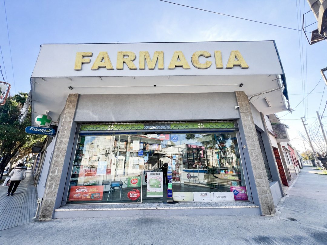 VENTA LOCAL CON VIVIENDA BARRIO AGUERO MORON