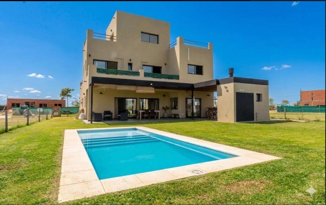 VENTA CASA 6 AMBIENTES RIBERAS PUERTOS DEL LAGO