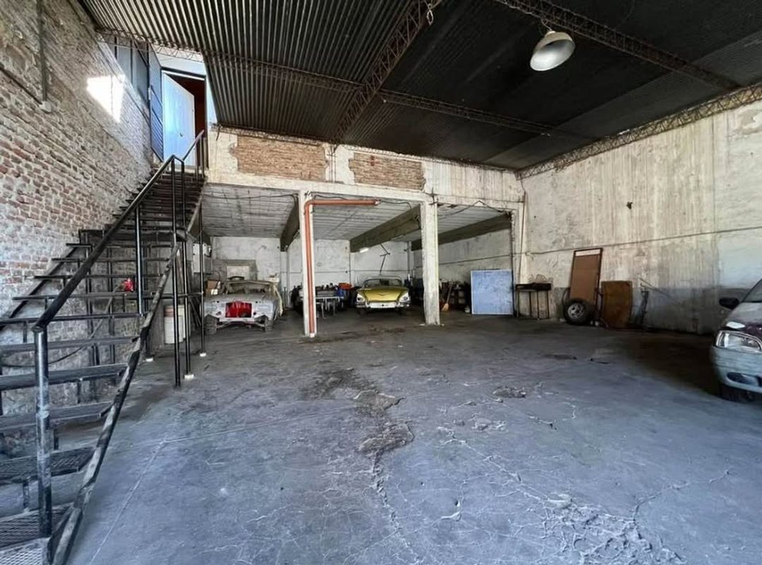 VENTA GALPON CON CASA 2 DORMITORIOS EN BELGRANO