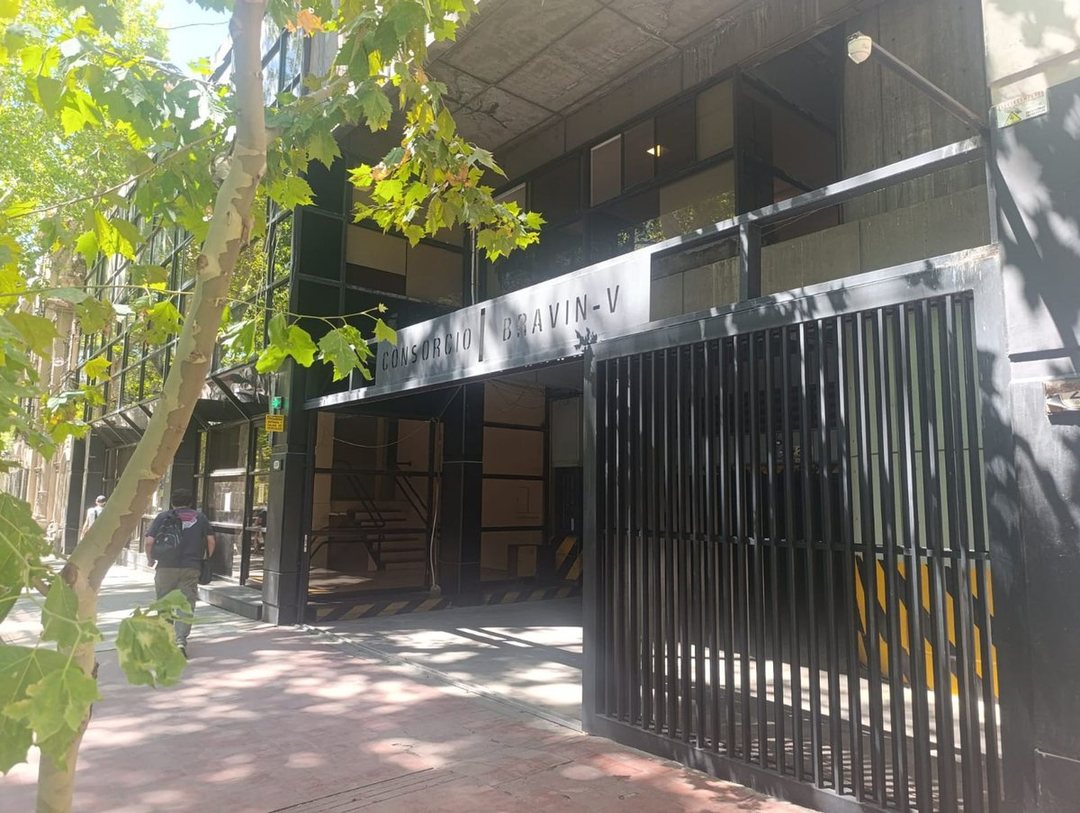 Venta Cochera en  centro de Mendoza