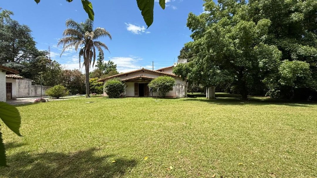 CASA 4 AMB EN VENTA EN PILAR CON PILETA-QUINCHO
