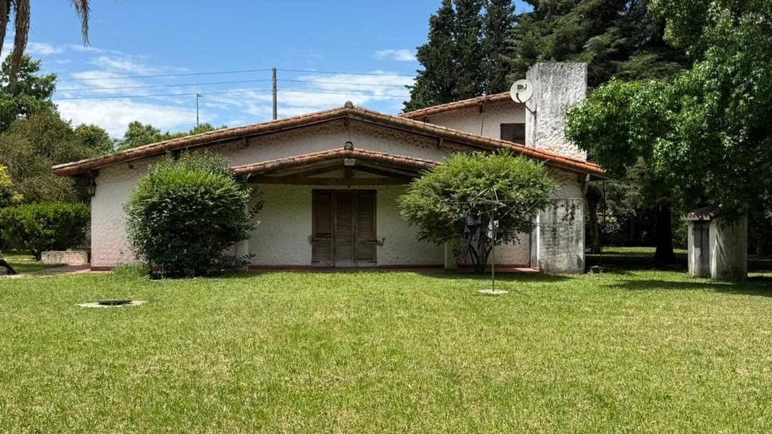 CASA QUINTA 4 AMB EN VENTA EN PILAR CON PILETA