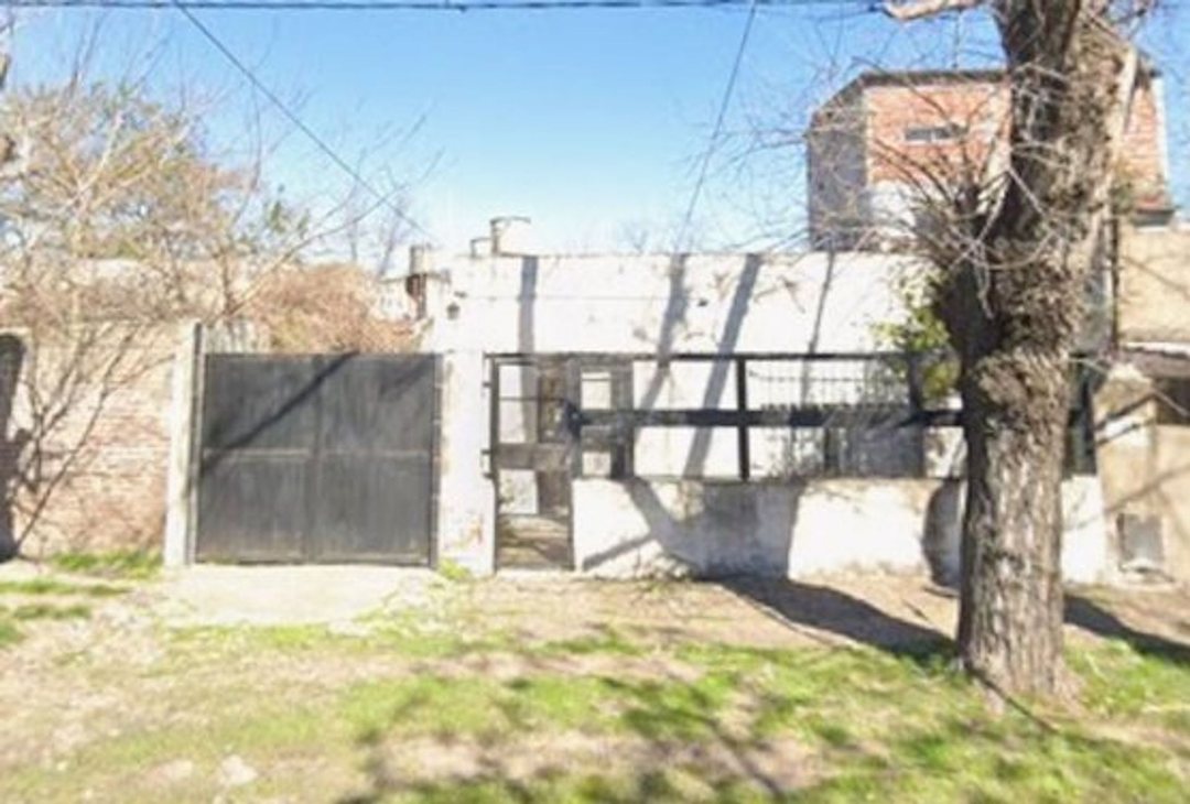 CASA EN VENTA 3 AMBIENTES BANFIELD