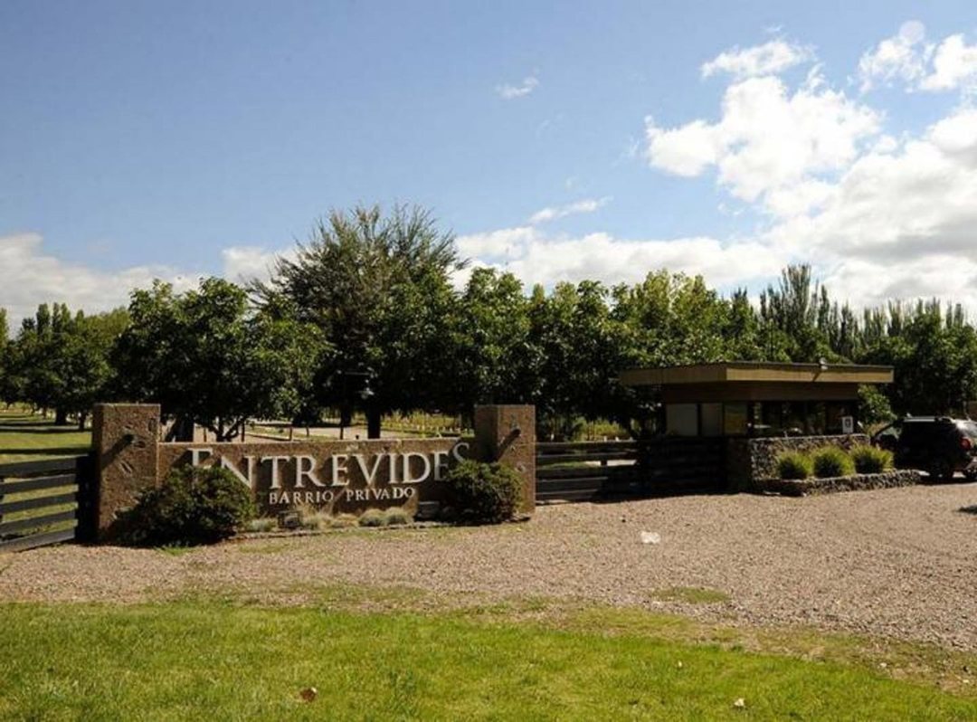 VENTA LOTE BARRIO ENTREVIDES TUPUNGATO
