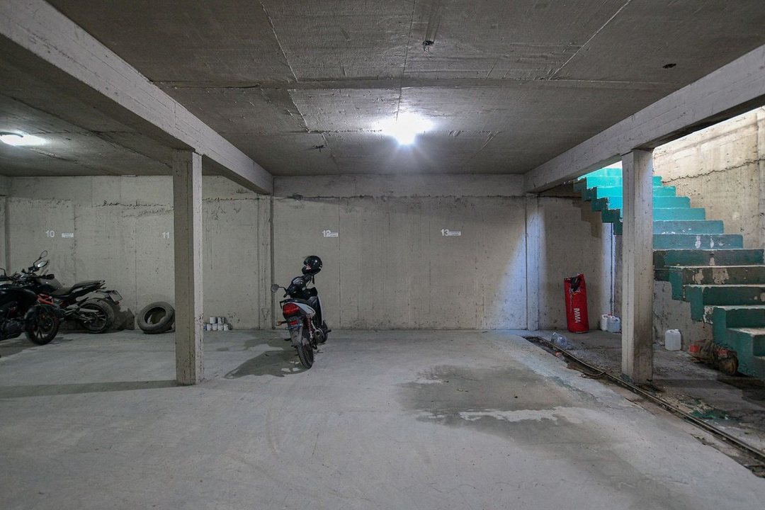COCHERA CUBIERTA EN VENTA LA PLATA