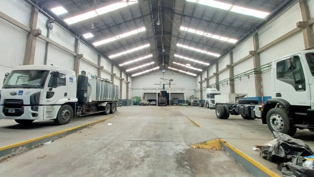 EXCELENTE GALPON - 1350M2 - AVELLANEDA C/TRIFÁSICA