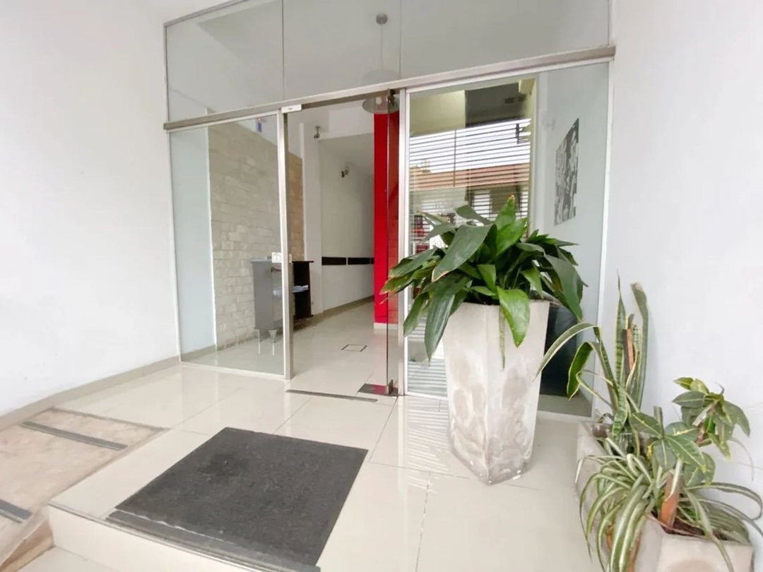 VENTA DEPARTAMENTO 3AMB.C/PATIO-ESCRITORIO.COCHERA