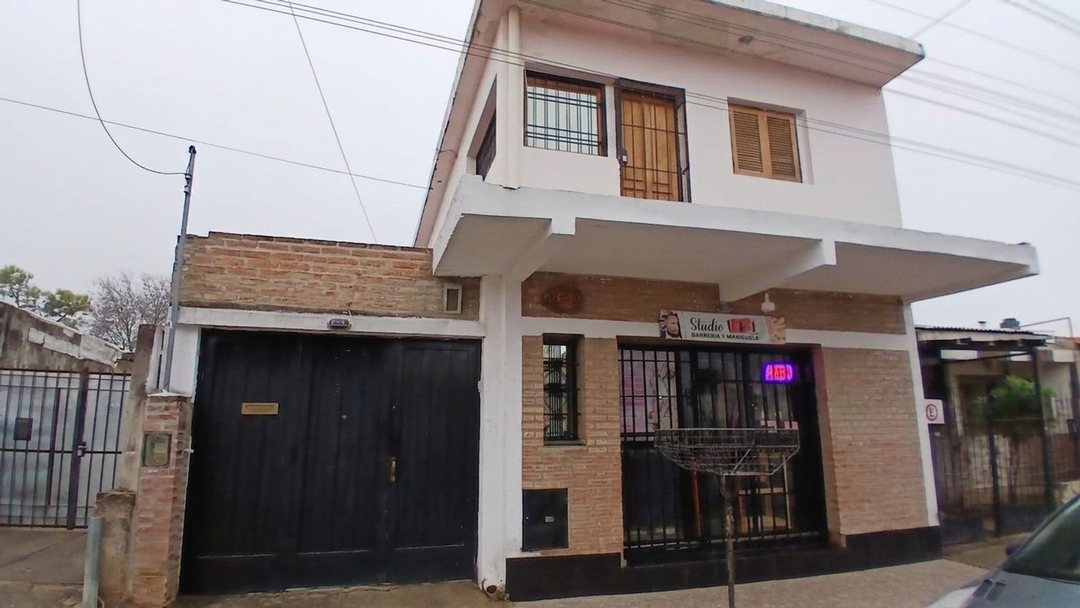SE VENDE CASA + DEPARTAMENTO + LOCAL B VILLA ADELA