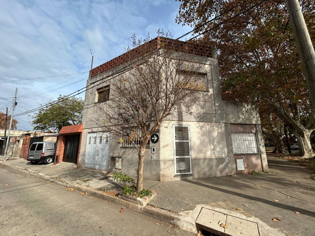 VENTA CASA A RECICLAR EN BARRIO ECHESORTU